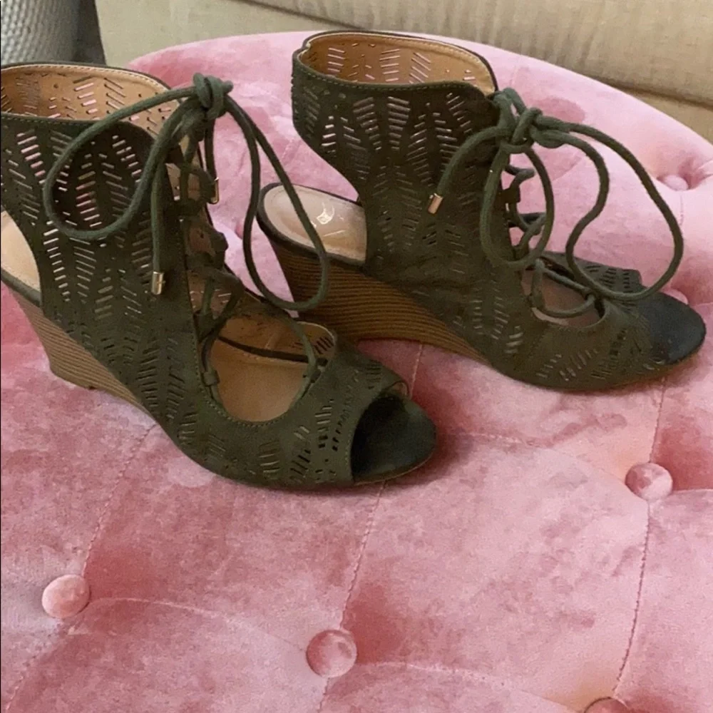 N/A comfortable heels|